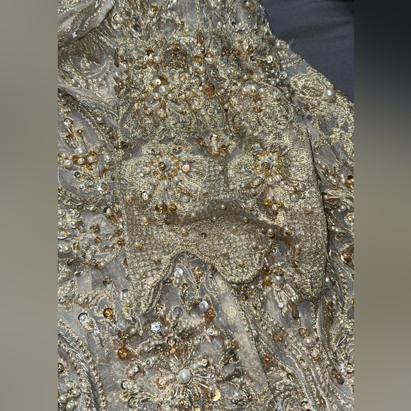 Kanwal Malik (Elegant Gold and White Embellished dress) small size - Picture 7 of 16